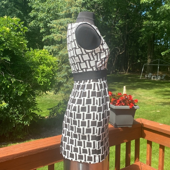 NWOT Tahari Black&White Dress, see measurements in photos below - Picture 4 of 10